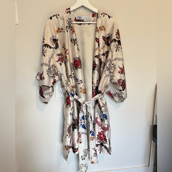 Zara Women's Floral Satin Kimono Robe - Cream and Multicolor - Picture 7 of 10